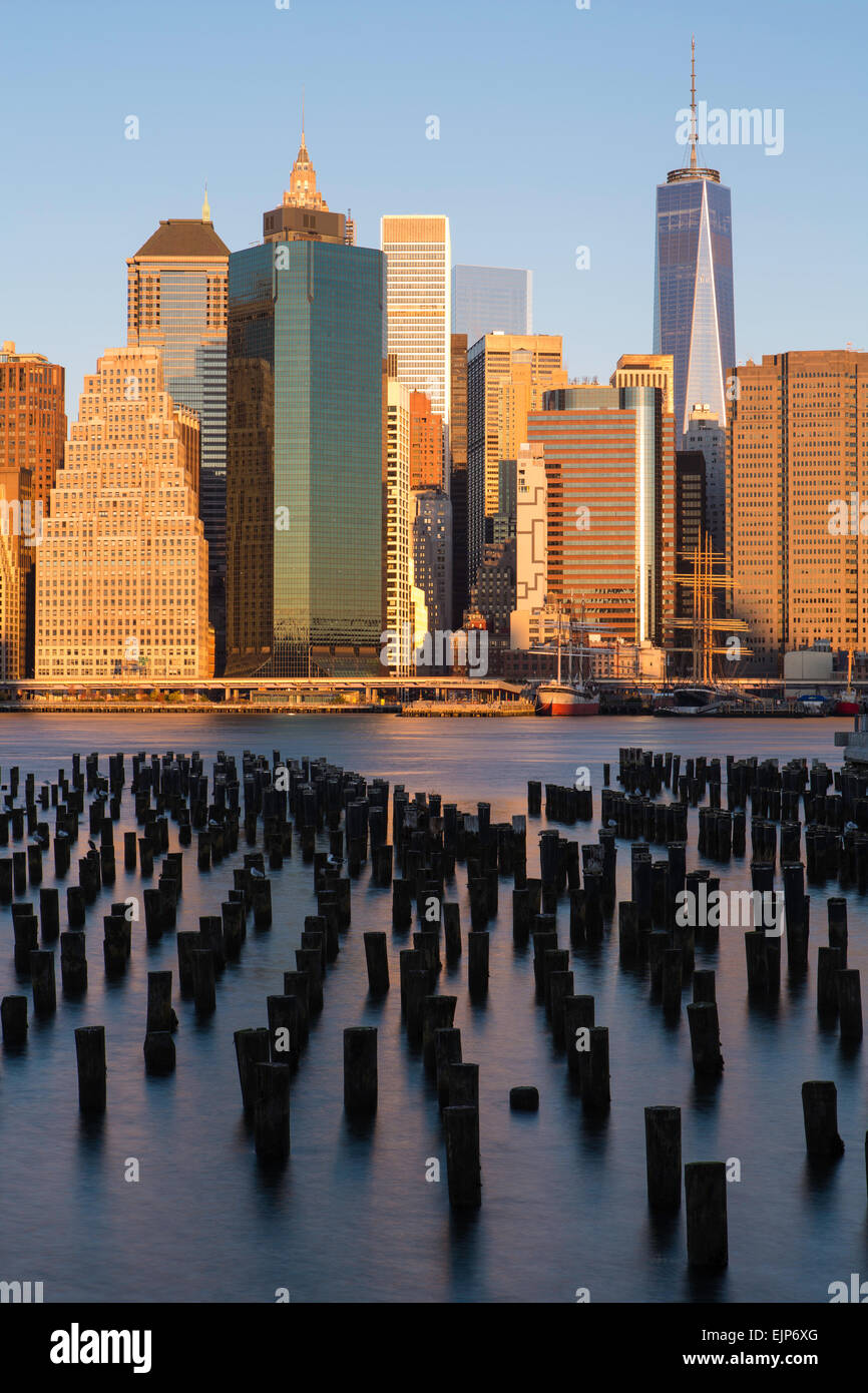 Stati Uniti d'America, New York City e il centro cittadino di Manhattan Financial District, One World Trade Center (Freedom Tower) Foto Stock