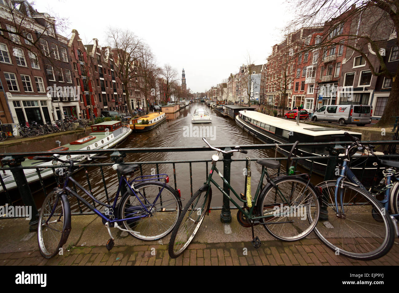 Amsterdam è una delle più belle città d'Europa, che portano migliaia di turisti ogni anno. Pak@ Mera Foto Stock