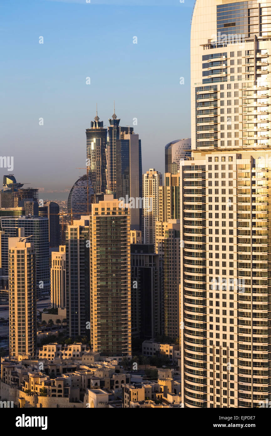 Emirati Arabi Uniti Dubai Burj Khalifa e new skyline, architettura moderna e grattacieli Foto Stock