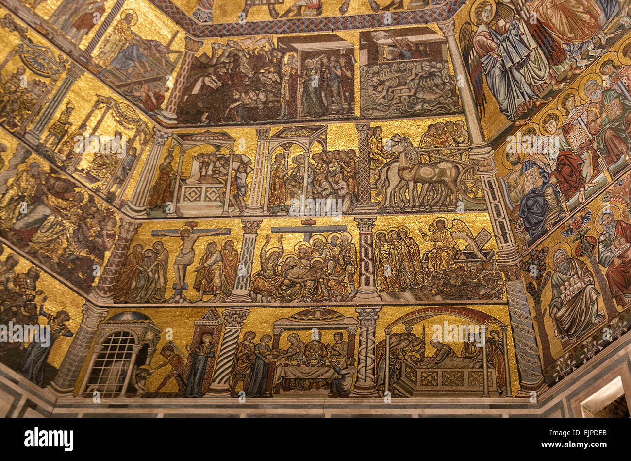 Gli interni della cattedrale di Santa Maria del Fiore a Firenze, Italia Foto Stock