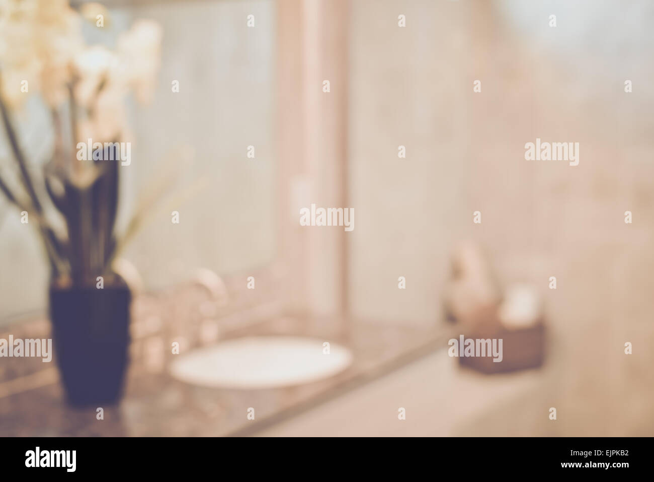 Bagno sfocata vanità con retro Instagram filtro stile Foto Stock Bagno sfocata vanità con retro Instagram filtro stile Foto Stock