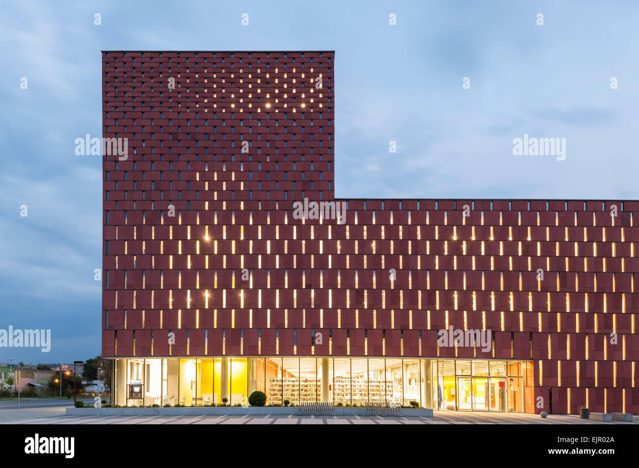 Le informazioni scientifiche Center & Academic Library, Katowice, Polonia. Architetto: HS99 , 2012. Foto Stock