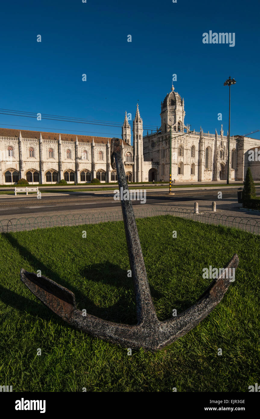 Lisbona portogallo/10dicembre 2006 - Museo Nazionale di Archeologia e il vecchio dispositivo di ancoraggio nel quartiere Belem Foto Stock