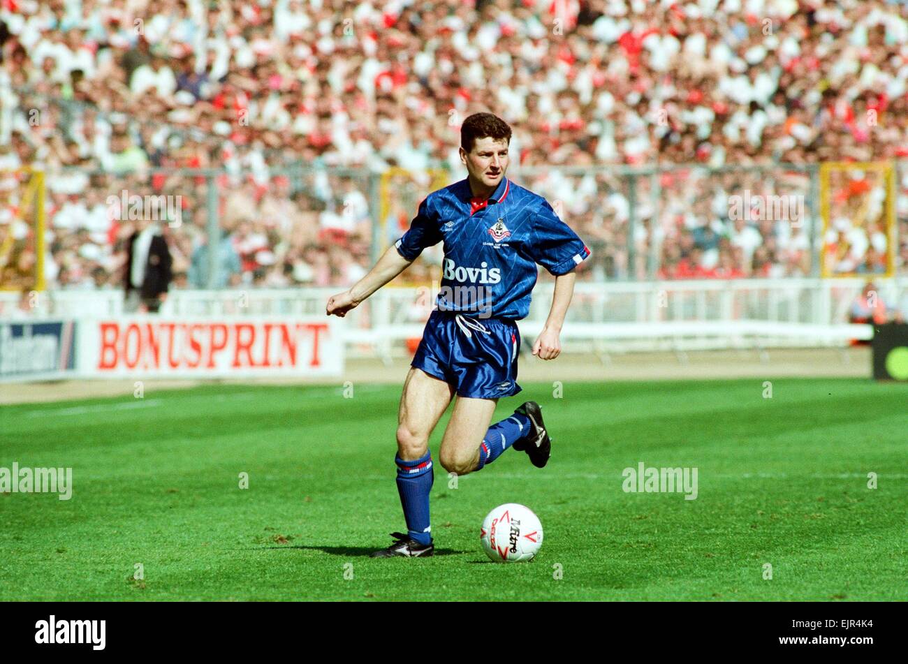 Littlewoods finale di coppa. Il Nottingham Forest 1 v. Oldham Athletic 0. Denis Irwin. Il 29 aprile 1990. Foto Stock