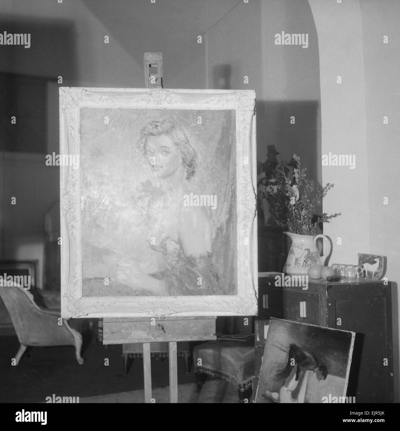 Ritratto di modello Vicki Martin per artista basco Lazzolo. Il ritratto è incompiuta in seguito alla morte di Vicki Martin in un incidente di automobile. 10 gennaio 1955.Caption locale *** watscan - - 07/01/2010 Foto Stock Ritratto di modello Vicki Martin per artista basco Lazzolo. Il ritratto è incompiuta in seguito alla morte di Vicki Martin in un incidente di automobile. 10 gennaio 1955.Caption locale *** watscan - - 07/01/2010 Foto Stock