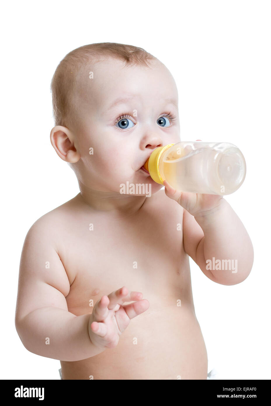 Adorable baby di bere dalla bottiglia Foto Stock