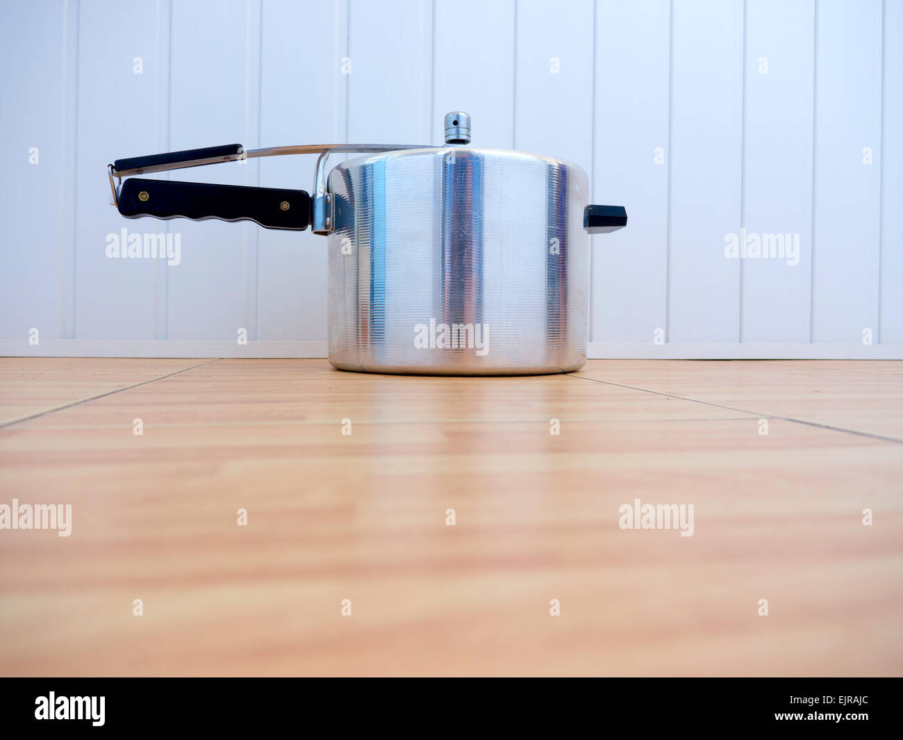 GOMEL, Bielorussia - Marzo 1, 2015: Doppia caldaia realizzata in tempi sovietici. Foto Stock