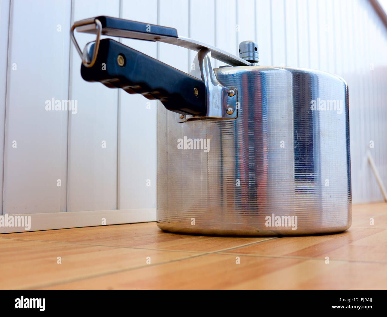 GOMEL, Bielorussia - Marzo 1, 2015: Doppia caldaia realizzata in tempi sovietici. Foto Stock