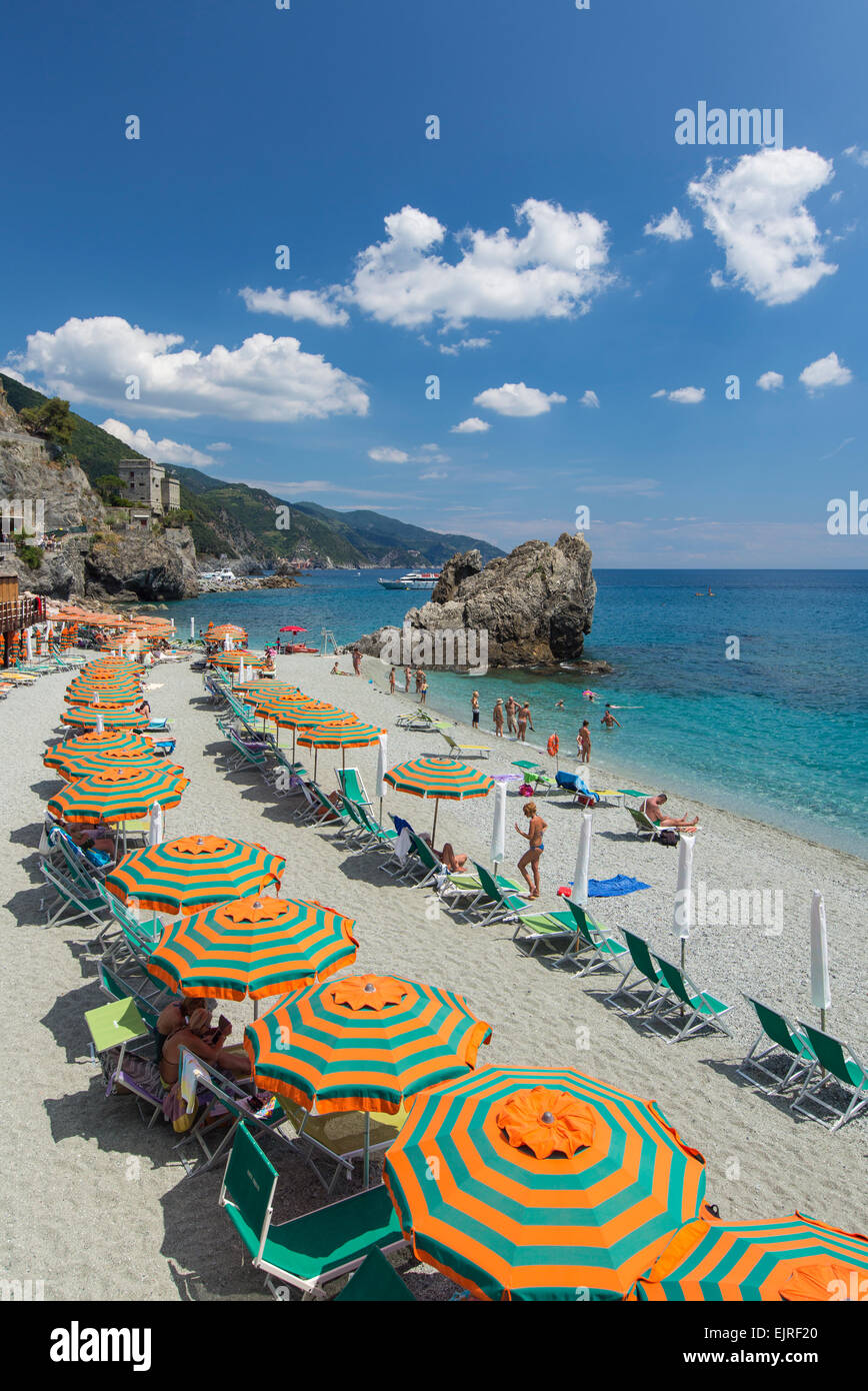 Monterosso al Mare spiaggia, Cinque Terre Liguria, Italia Foto Stock