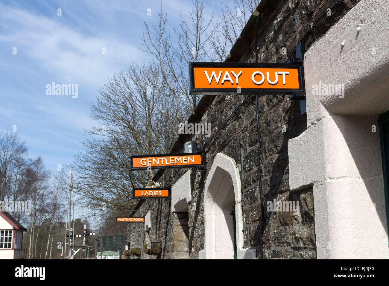 Segni in Alston stazione sul South Tynedale Railway North Pennines Cumbria Regno Unito Foto Stock