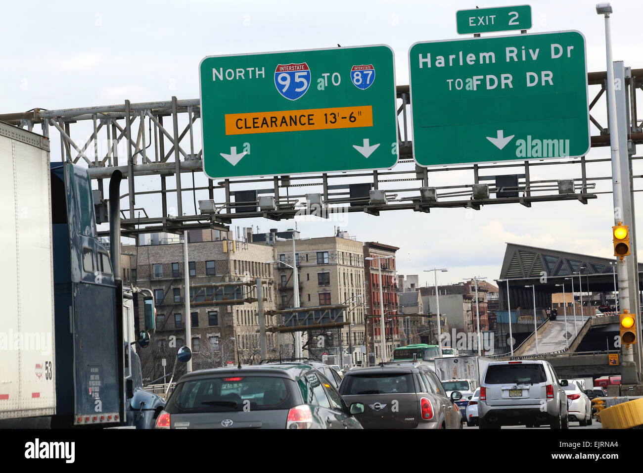 Autostrada segni sul ponte George Washington Bridge, New York, NY, STATI UNITI D'AMERICA Foto Stock