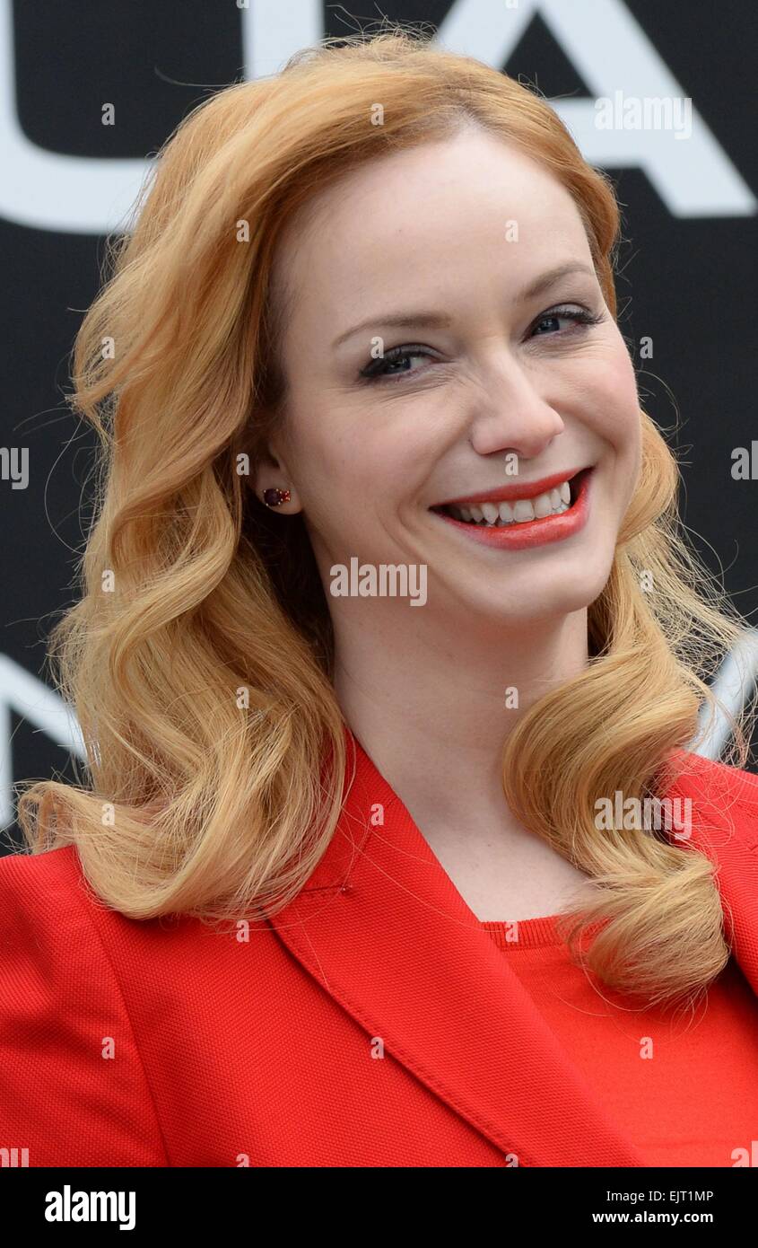 New York, NY, STATI UNITI D'AMERICA. 31 Mar, 2015. Christina Hendricks ad una apparizione pubblica per Jaguar rivela nuovissimi All-Aluminum XF Auto, Flatiron District, New York, NY Marzo 31, 2015. Credito: Kristin Callahan/Everett raccolta/Alamy Live News Foto Stock