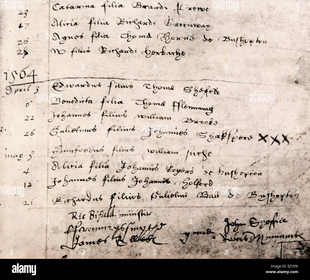 Stratford-upon-Avon, Warwickshire, Inghilterra. Facsimile voce di registro per il battesimo di William Shakespeare on April 26, 1564 displ Foto Stock