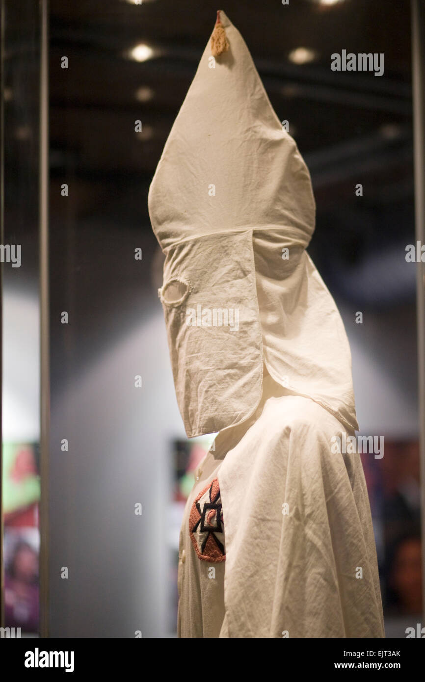 Costume del Ku Klux Klan racchiusi in vetro Foto Stock