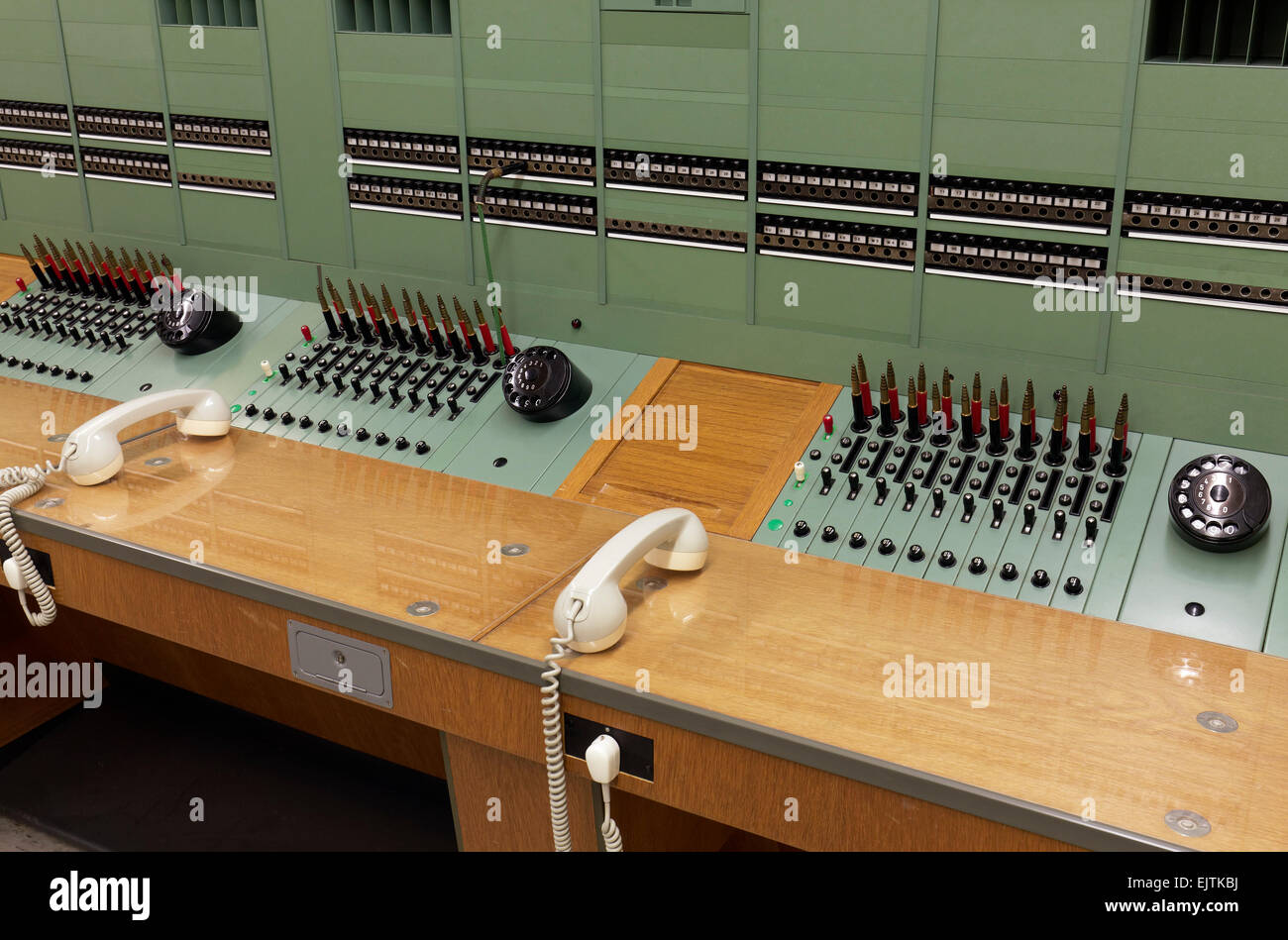 Telefono analogico pannello exchange, bunker nucleari, Kall-Urft, Eifel, nella Renania settentrionale-Vestfalia, Germania Foto Stock