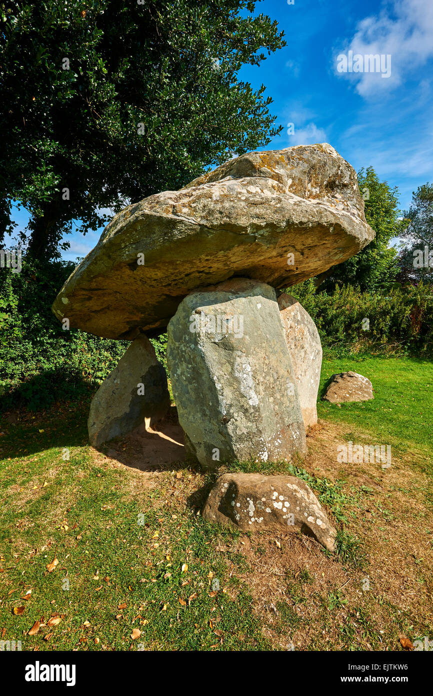 Carreg coetan arthur o carreg coetan quoit, sepolture megalitiche dolmen fin dal periodo neolitico, circa 3000 BC, vicino a Newport Foto Stock