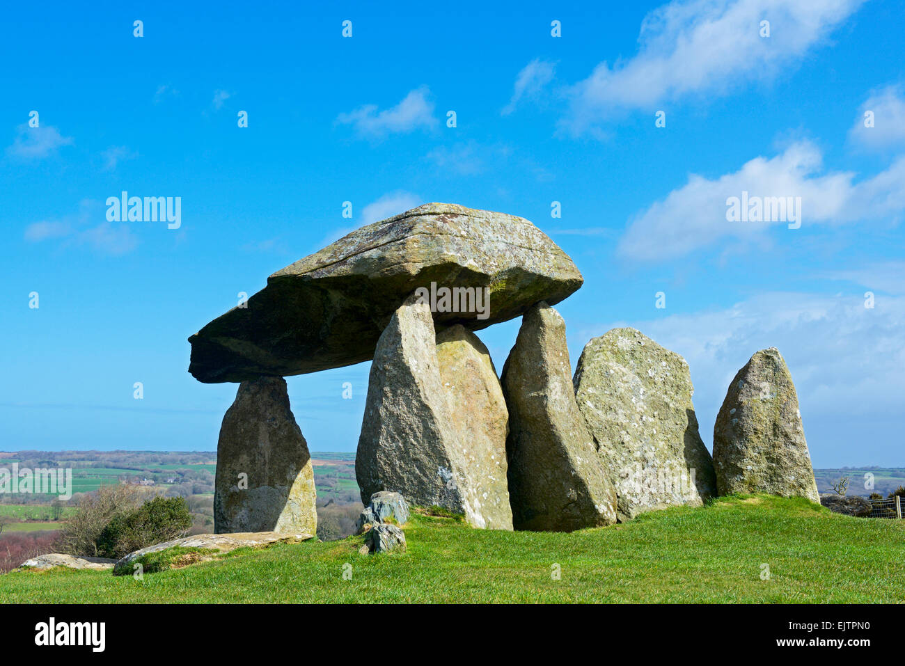 Pentre Ifan, un dolmen neolitico in Pembrokeshire, Wales UK Foto Stock