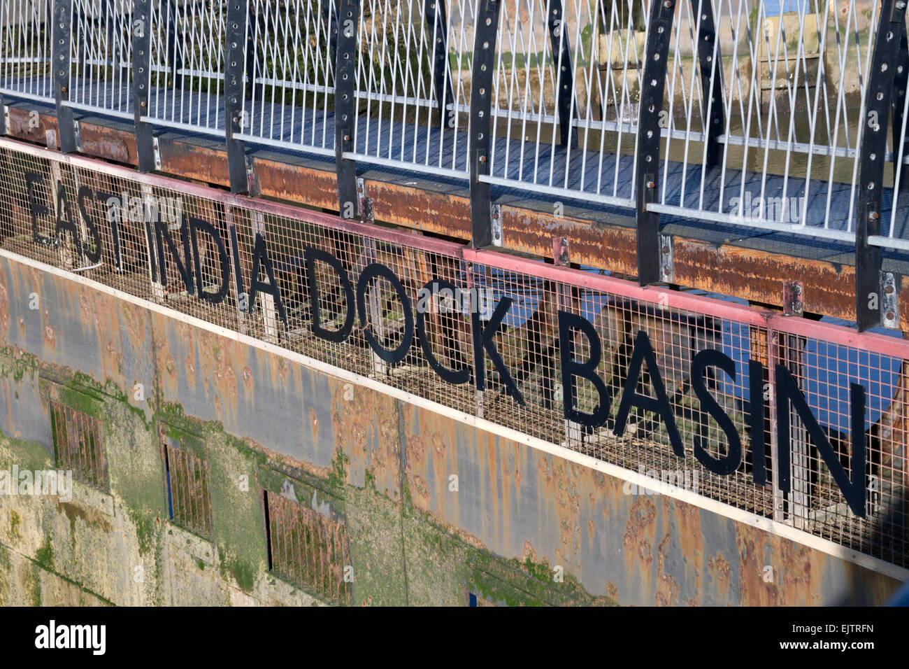 Il vecchio dock East India Dock bacino, Londra Foto Stock