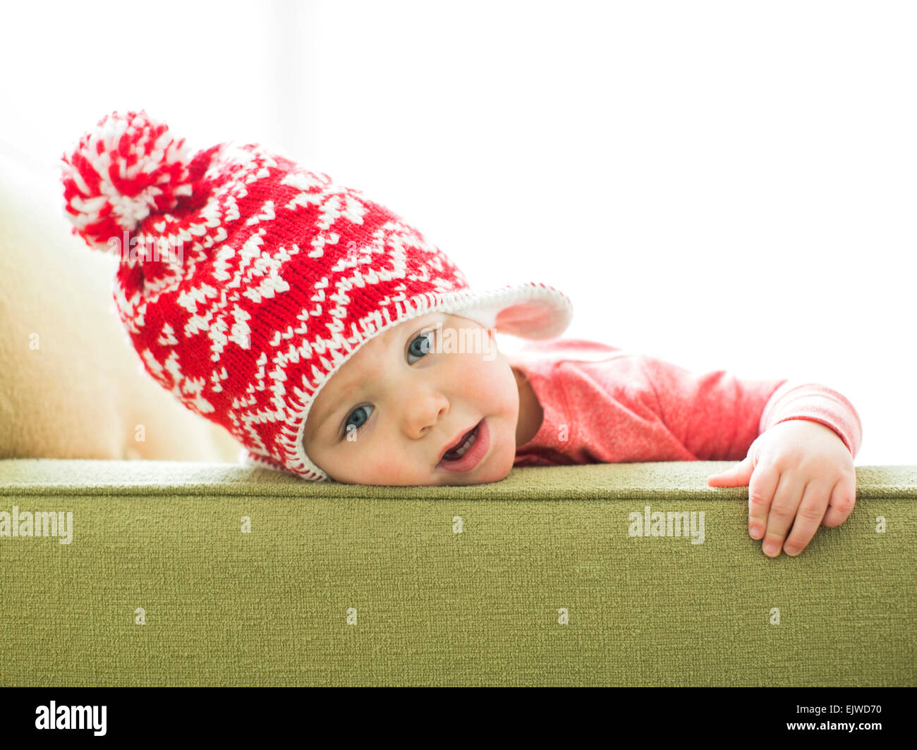 Baby boy (2-3) indossa knit hat Foto Stock