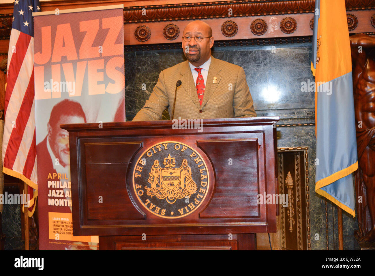 Philadelphia, Pennsylvania, USA. 1 apr, 2015. Il sindaco di Philadelphia, Michael pazzo, proclama aprile come mese di jazz nella città di Filadelfia da onorare quattro Grammy Award winning pianista jazz, McCoy Tyner Tyner è un nativo di Philadelphia Credito: Ricky Fitchett/ZUMA filo/Alamy Live News Foto Stock