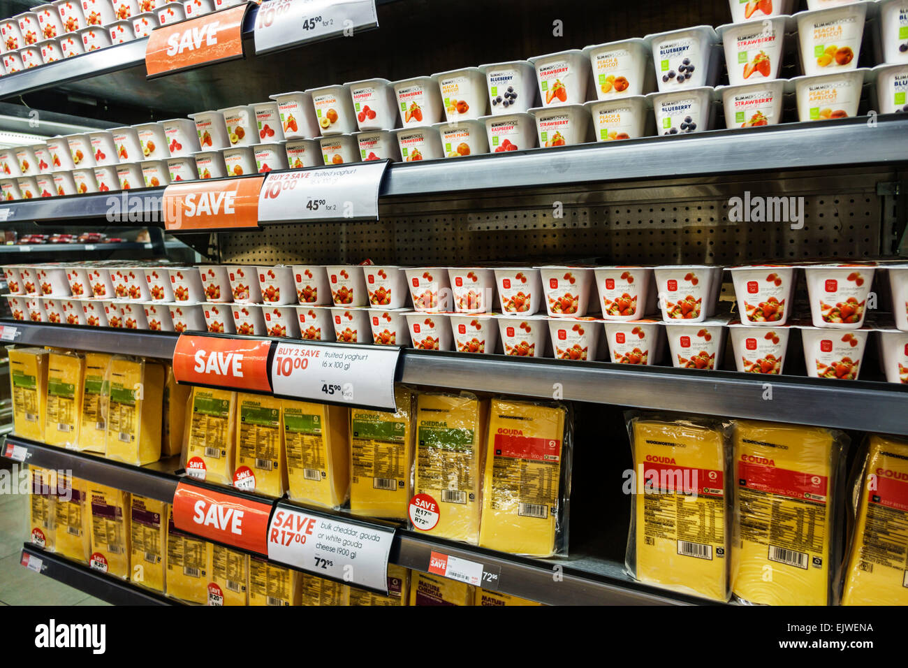 Johannesburg Sud Africa, Rosebank, The zone Mall, Woolworths, negozio di alimentari, supermercato, shopping shopper shopping shopping negozi mercati di mercato acquisti Foto Stock