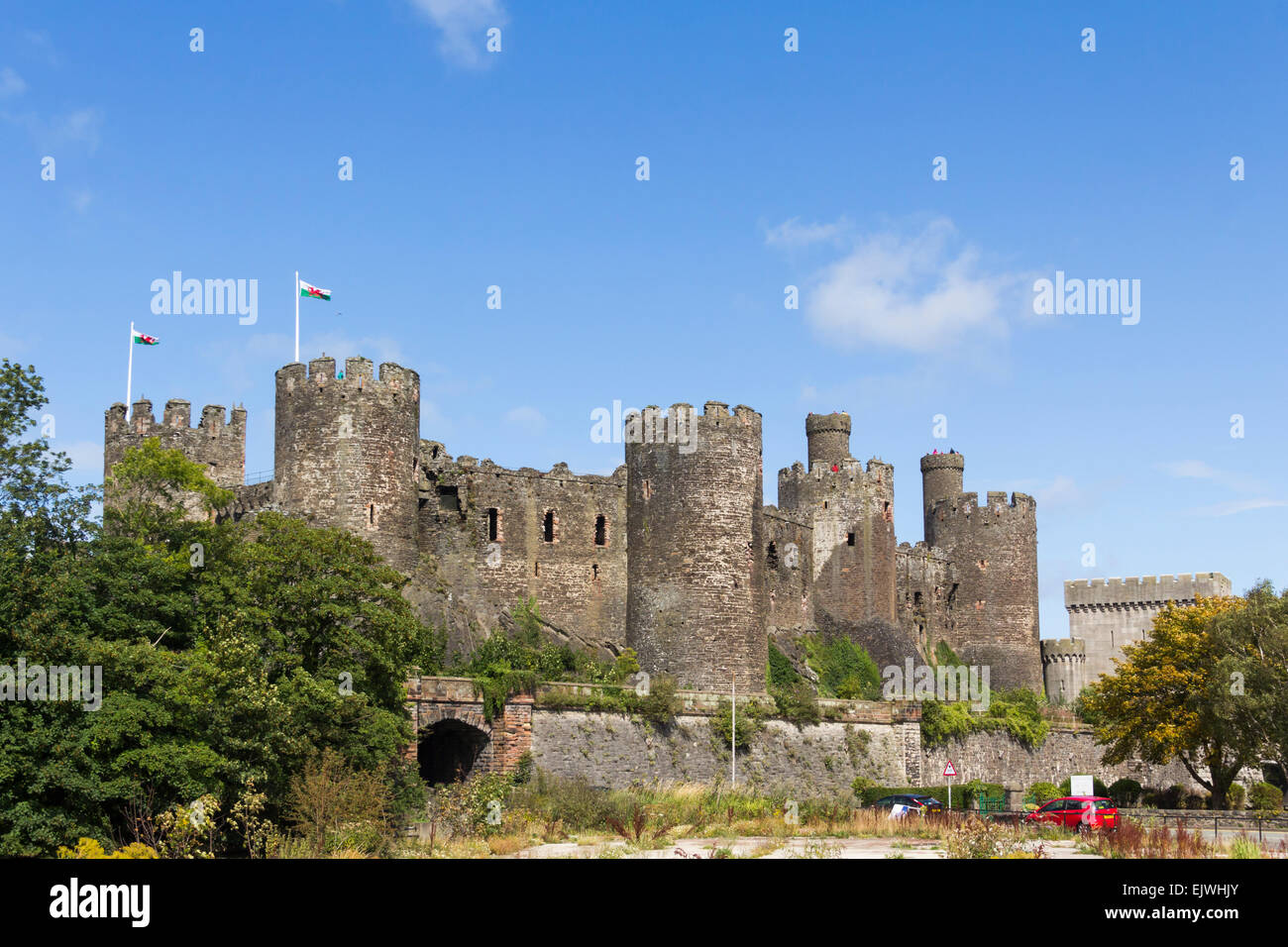 Conwy Castle, aspetto meridionale. Il castello medievale fu costruito da Edoardo I tra il 1283 e il 1289 come parte della sua conquista del Galles. Foto Stock