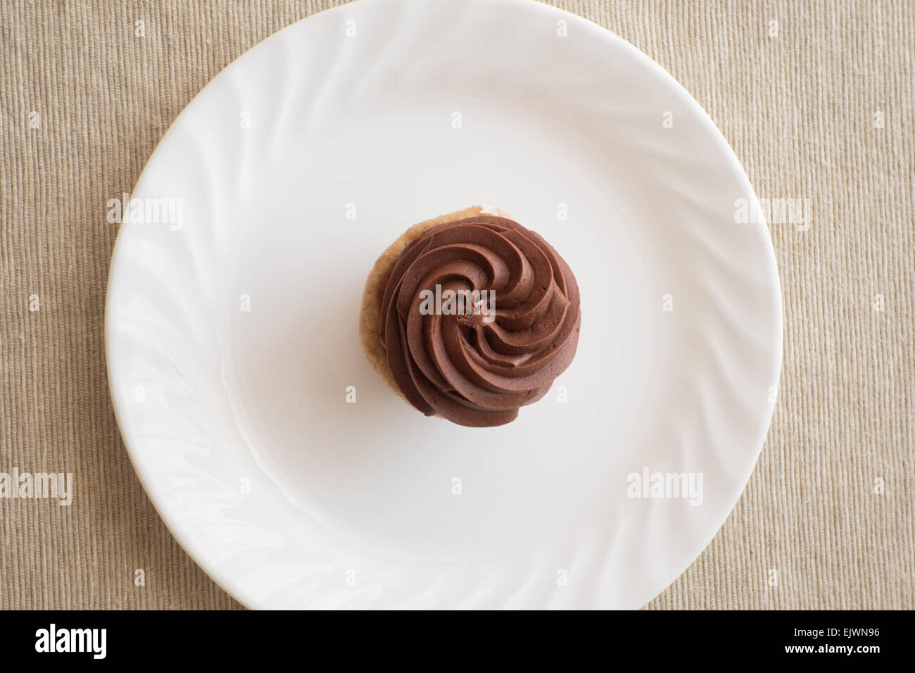 Tortina di cioccolato vista dall'alto in basso Foto Stock