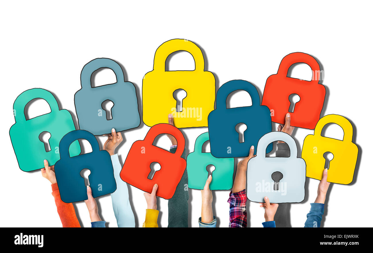 Gruppo di diverse persone con le mani in mano azienda lucchetti Foto Stock