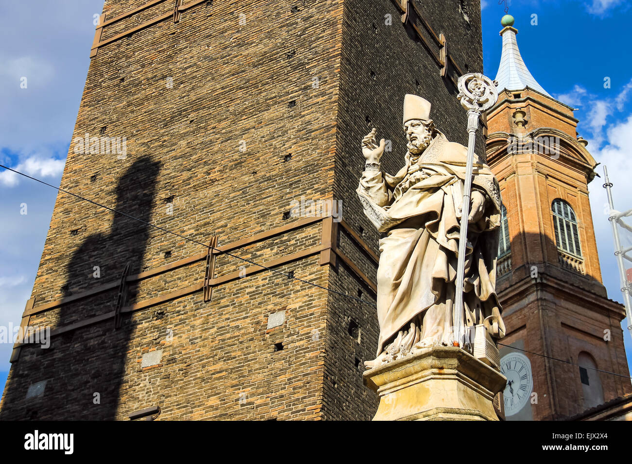 Statua del vescovo San Petronio a Bologna. Italia Foto Stock