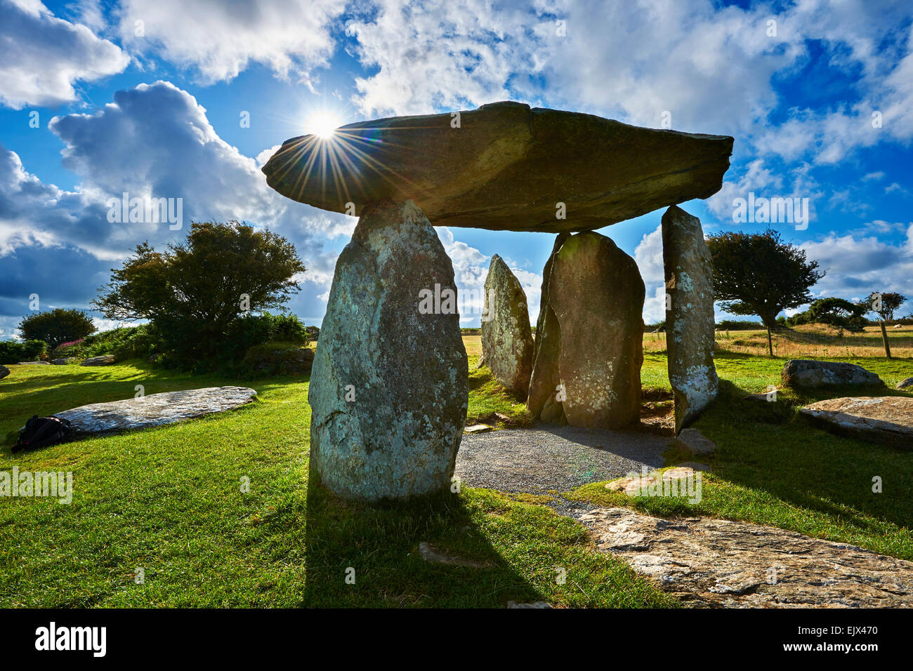 Pentre ifan, neolitico pietra megalitic sepoltura camera dolmen costruito circa 3500 BC nella parrocchia di nevern, Pembrokeshire, Galles Foto Stock