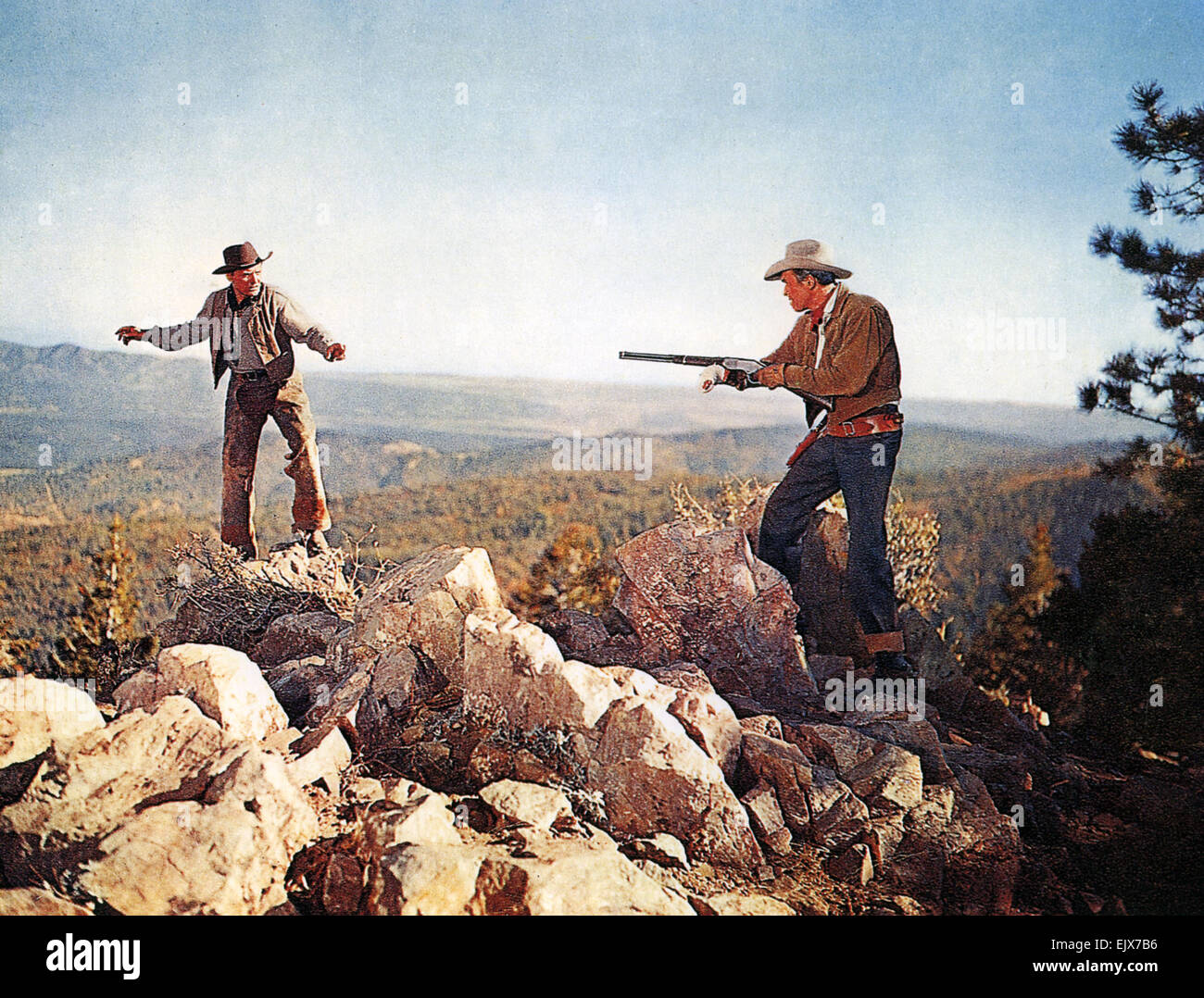 L'uomo da LARAMIE 1955 Columbia Pictures film con James Stewart alla destra e Arthur Kennedy Foto Stock