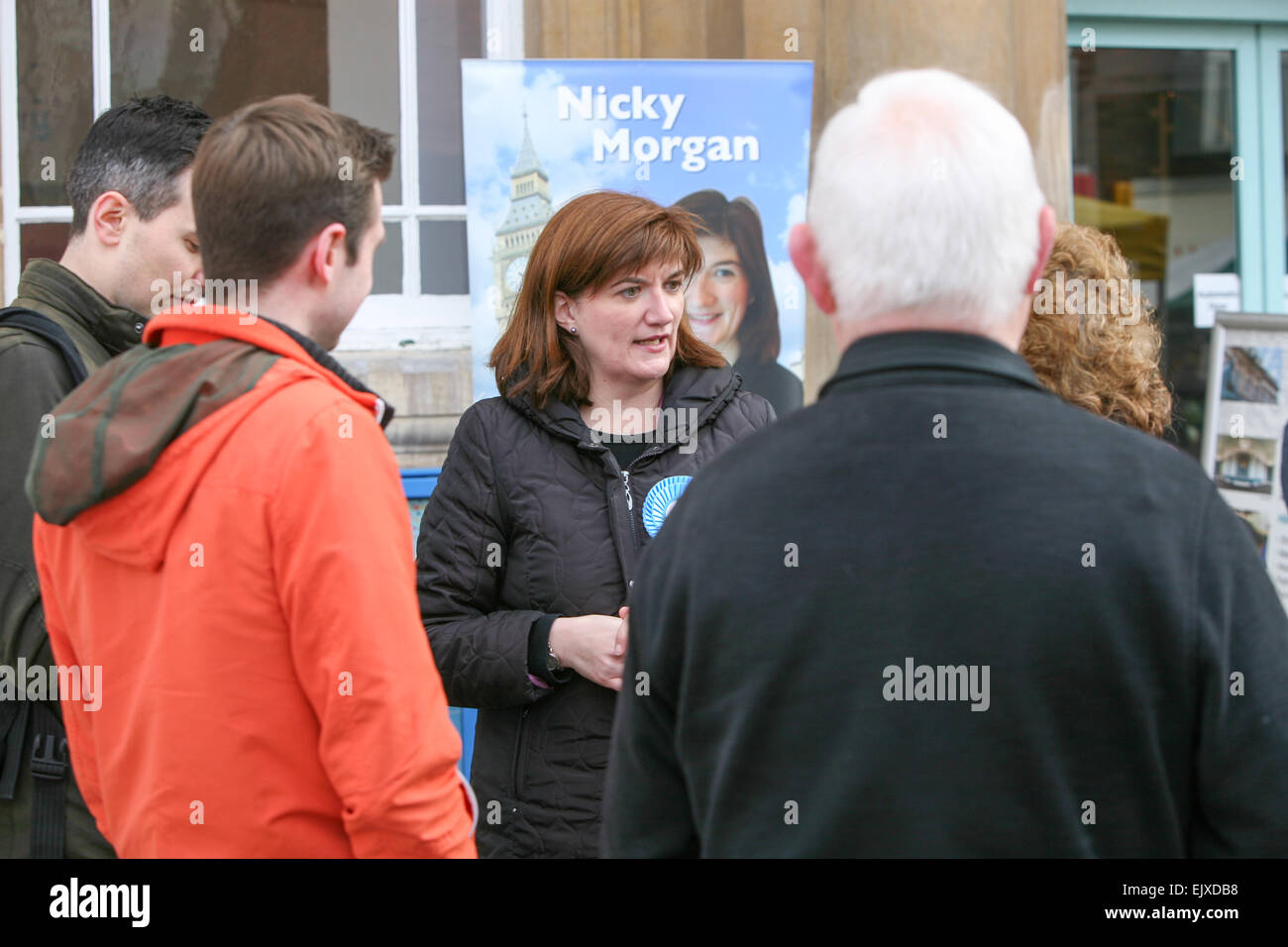 Nicky Morgan candidato conservatore in Loughborough domicilio di voti nel 2015 elezioni generali britanniche Foto Stock