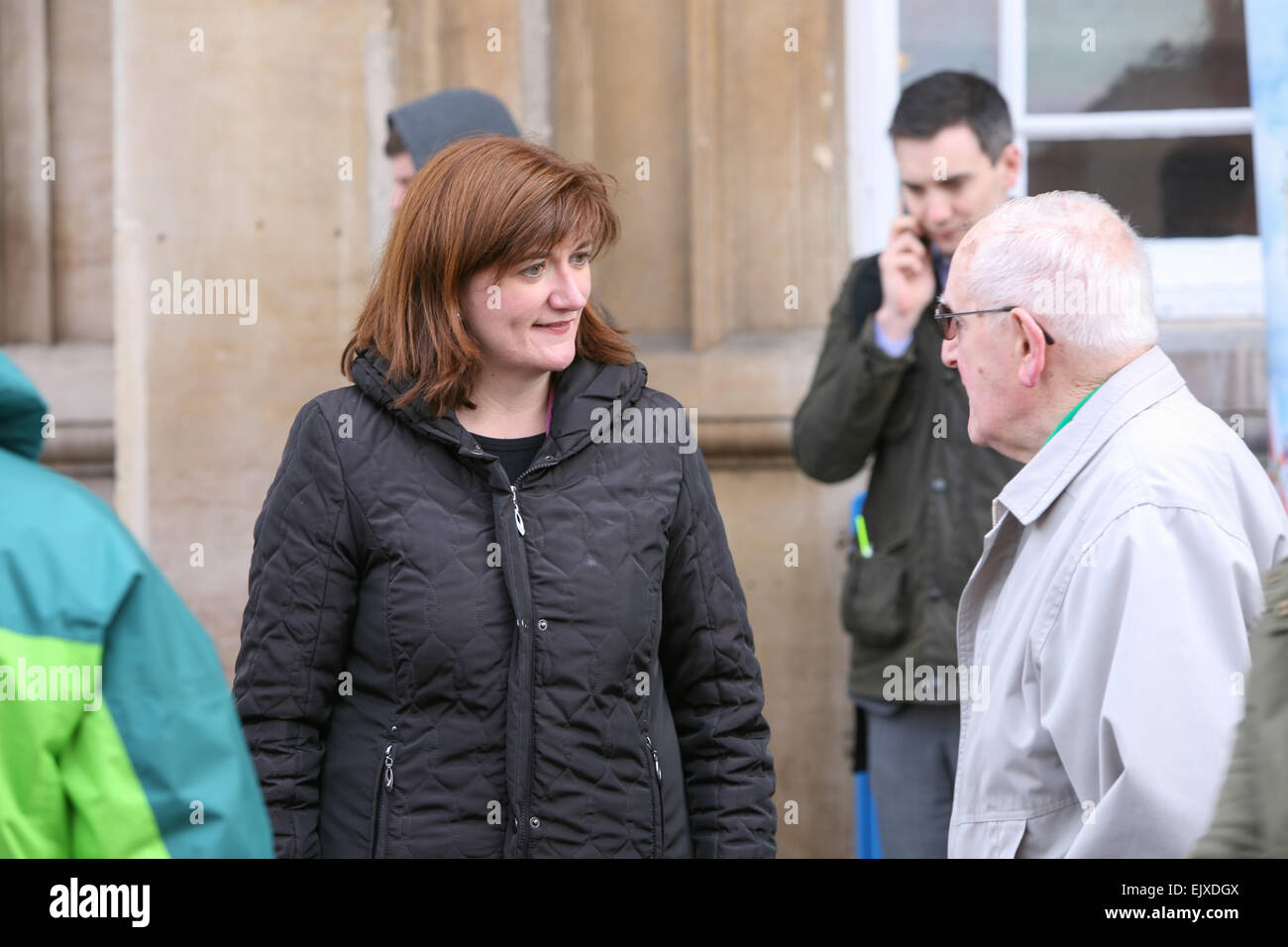 Nicky Morgan candidato conservatore in Loughborough domicilio di voti nel 2015 elezioni generali britanniche Foto Stock