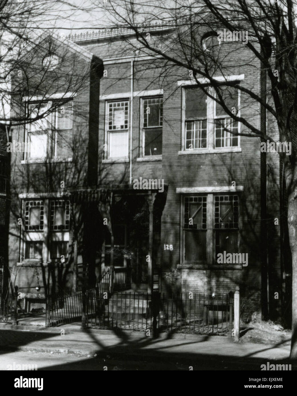 Il quartiere Jackson Ward di Richmond, situato al confine settentrionale del centro cittadino, divenne un centro per la cultura afroamericana all'inizio del XX secolo. Era sede di intrattenimento significativo, tra cui esibizioni di Ella Fitzgerald e Duke Ellington, e fiorenti chiese afroamericane. Foto Stock