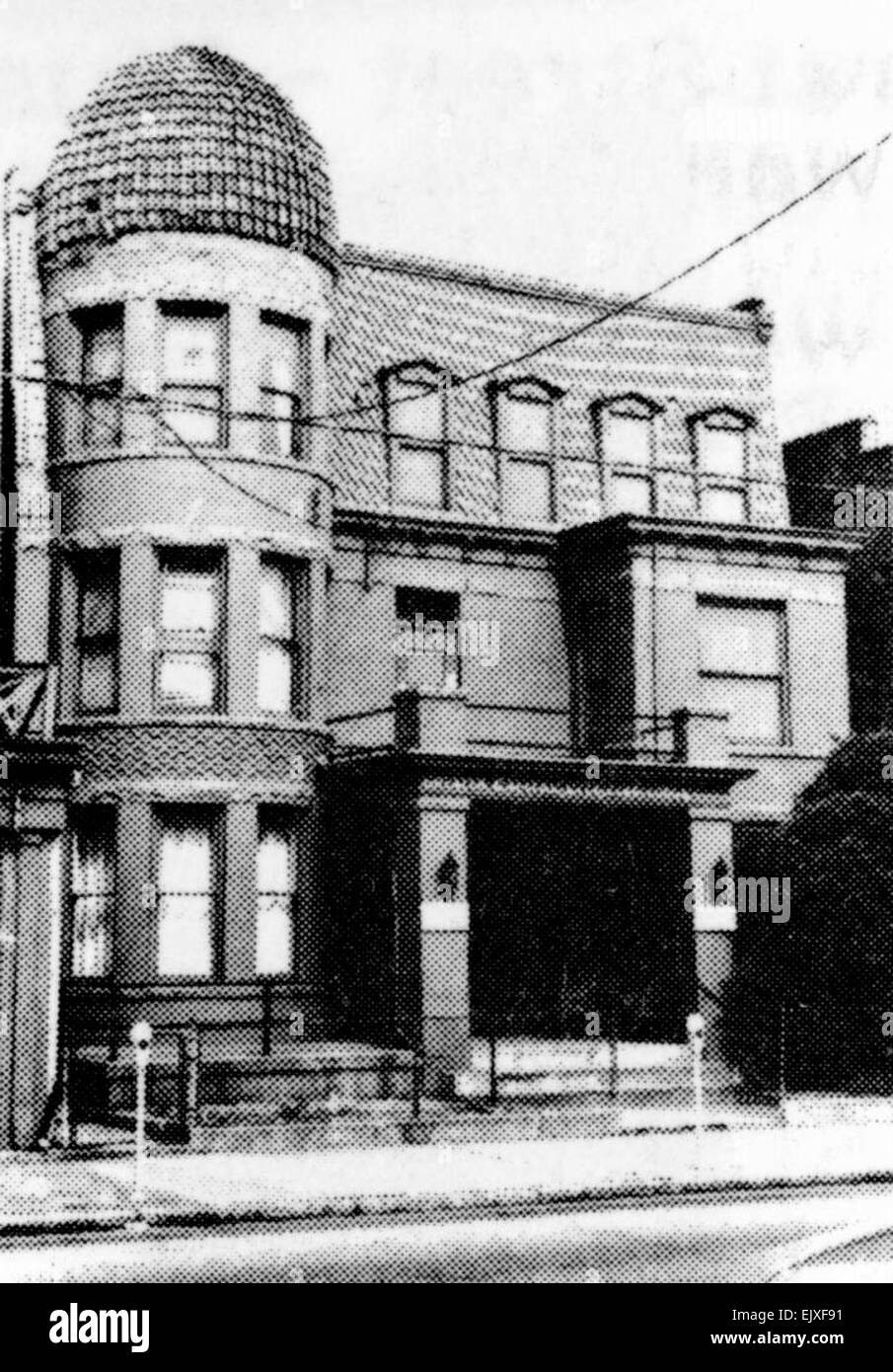 Questa descrizione storica si concentra sul quartiere di Jackson Ward a Richmond, Virginia, evidenziando il suo significato nella storia afroamericana, nella vita culturale e nell'intrattenimento durante i primi anni del XX secolo. Foto Stock