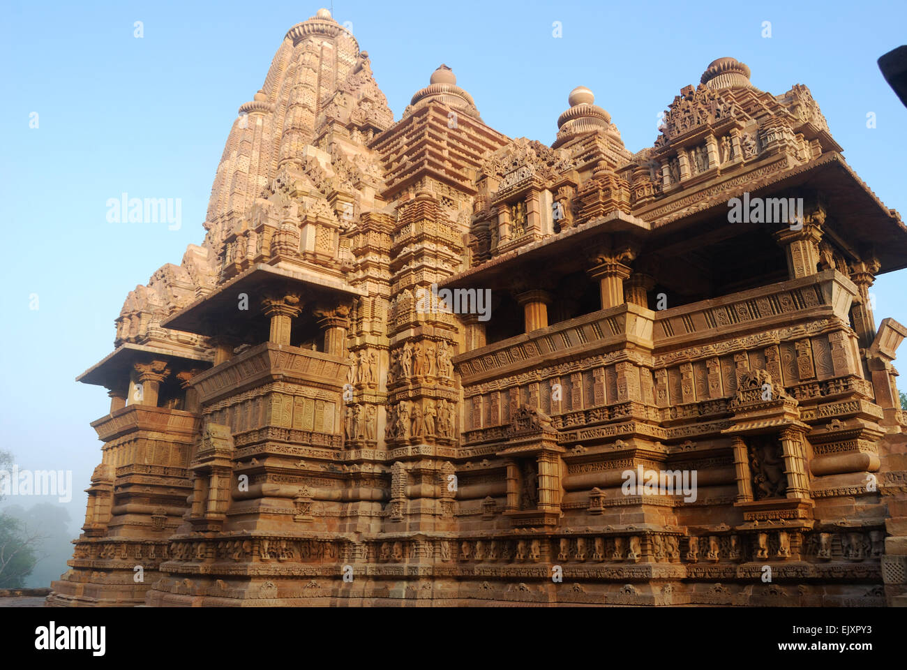 Tempio di lakshmana gruppo occidentale dei templi di Khajuraho india.Questo è un sito patrimonio mondiale dell'unesco Foto Stock