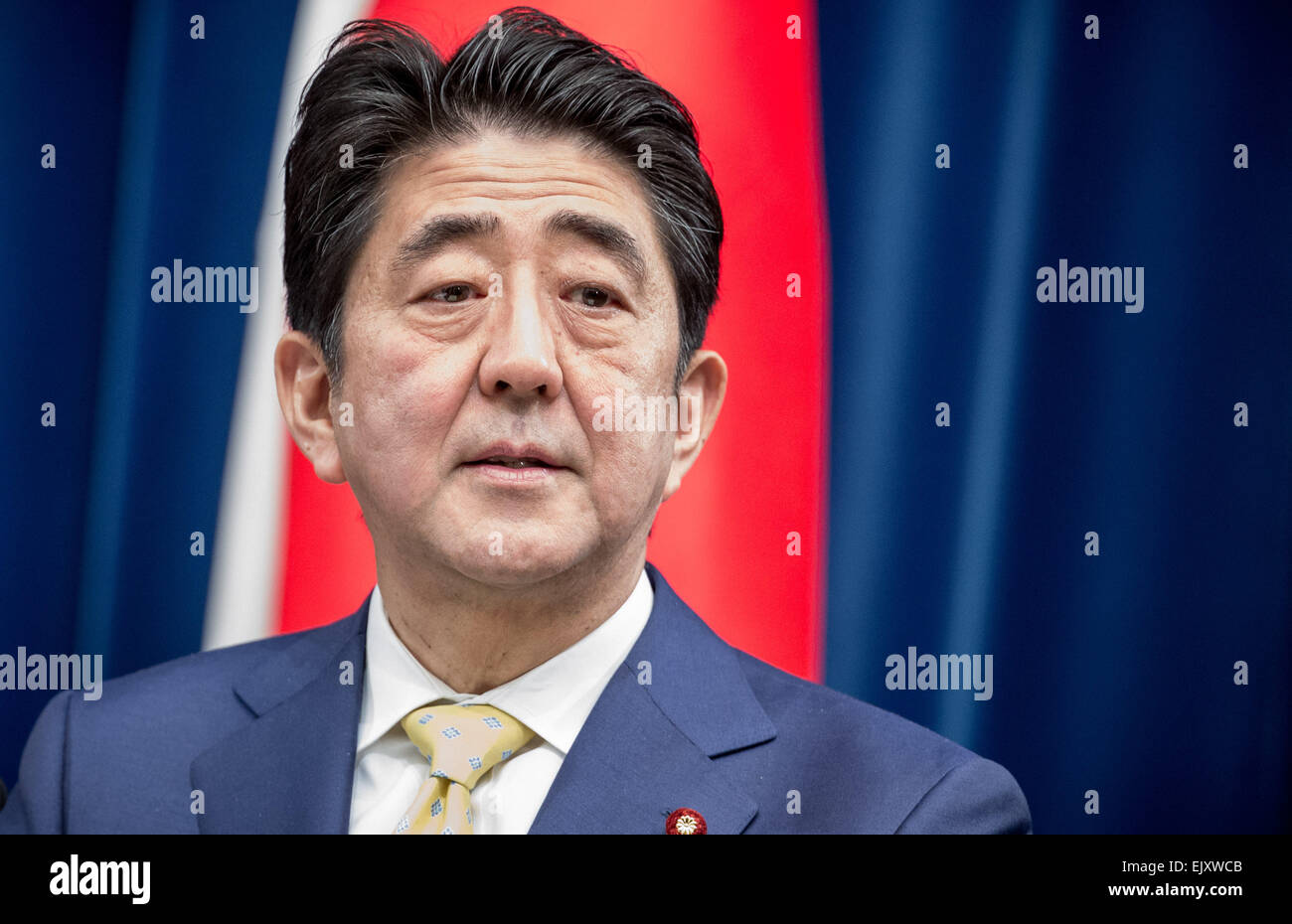 Tokyo, Giappone. 9 Mar, 2015. Giappone il Primo Ministro Shinzo Abe, fotografato presso l'ufficio del Primo Ministro a Tokyo in Giappone, 9 marzo 2015. Foto: Michael Kappeler/dpa/Alamy Live News Foto Stock