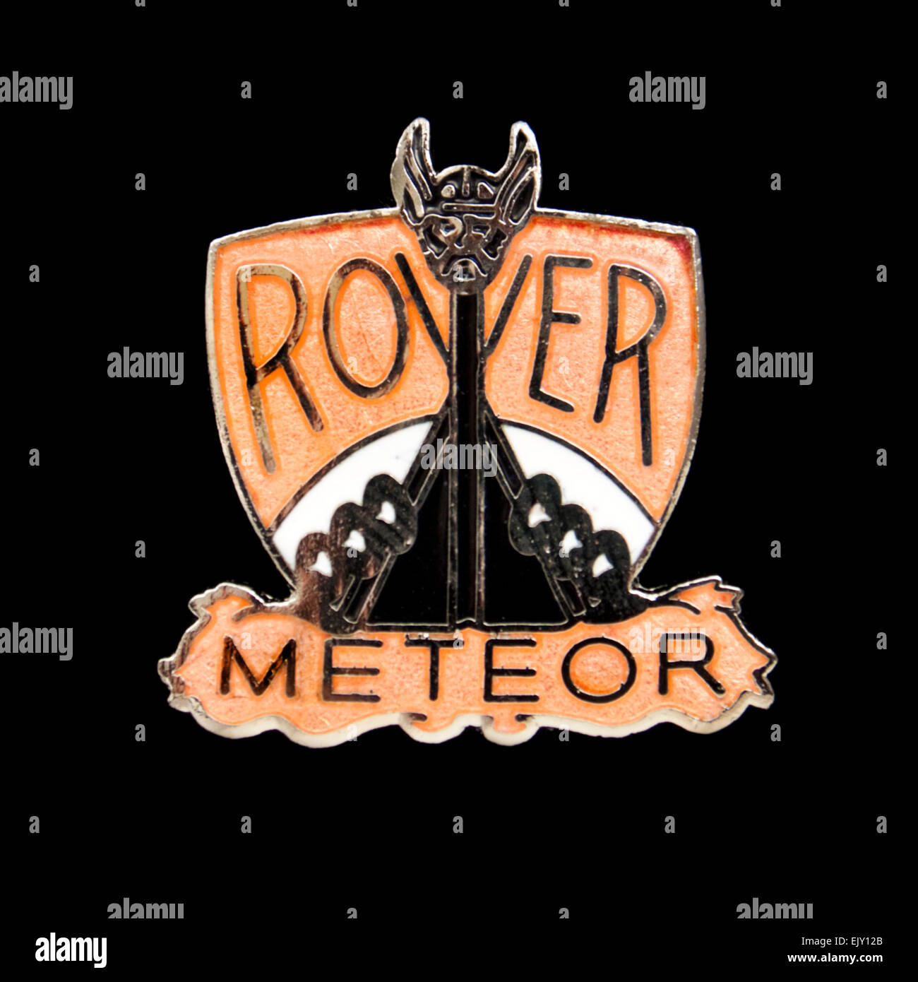 Rover Meteor badge di smalto, parte del set di presentazione di 13 badge Rover (DPM034). Il Rover Meteor modello lanciato nel 1930. Foto Stock