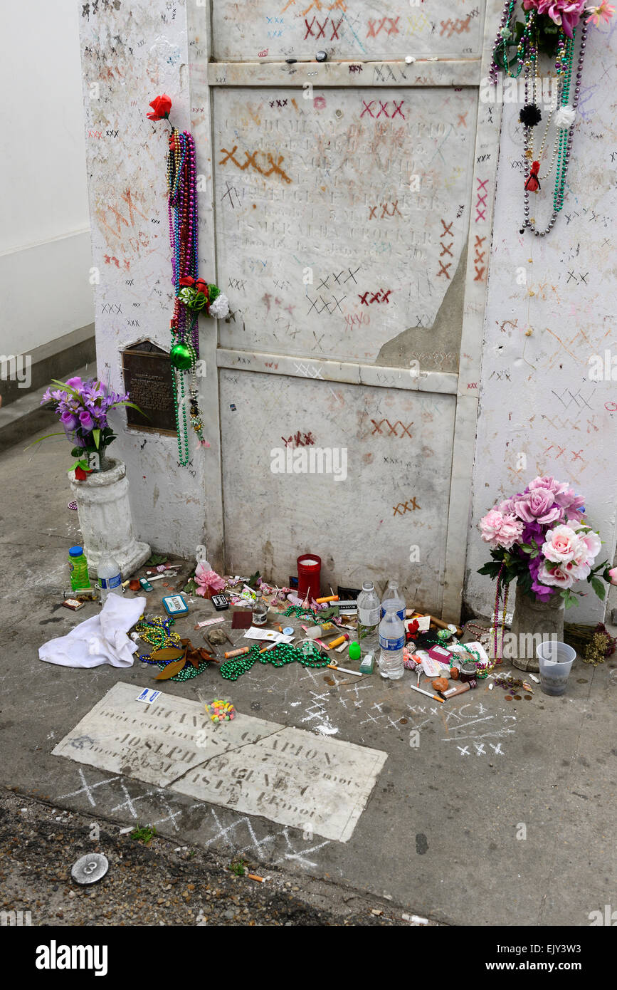 Marie Laveau della tomba di St Louis n. 1 Cimitero Cimitero di new orleans morti al di sopra del suolo sepoltura cripta tomba tombe nel cimitero RM USA Foto Stock