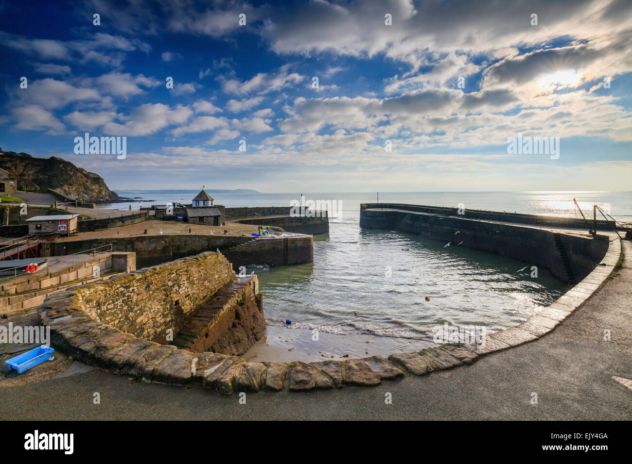 Il porto esterno a Charlestown vicino a St Austell sulla costa meridionale della Cornovaglia, utilizzato nella serie TV Poldark Foto Stock