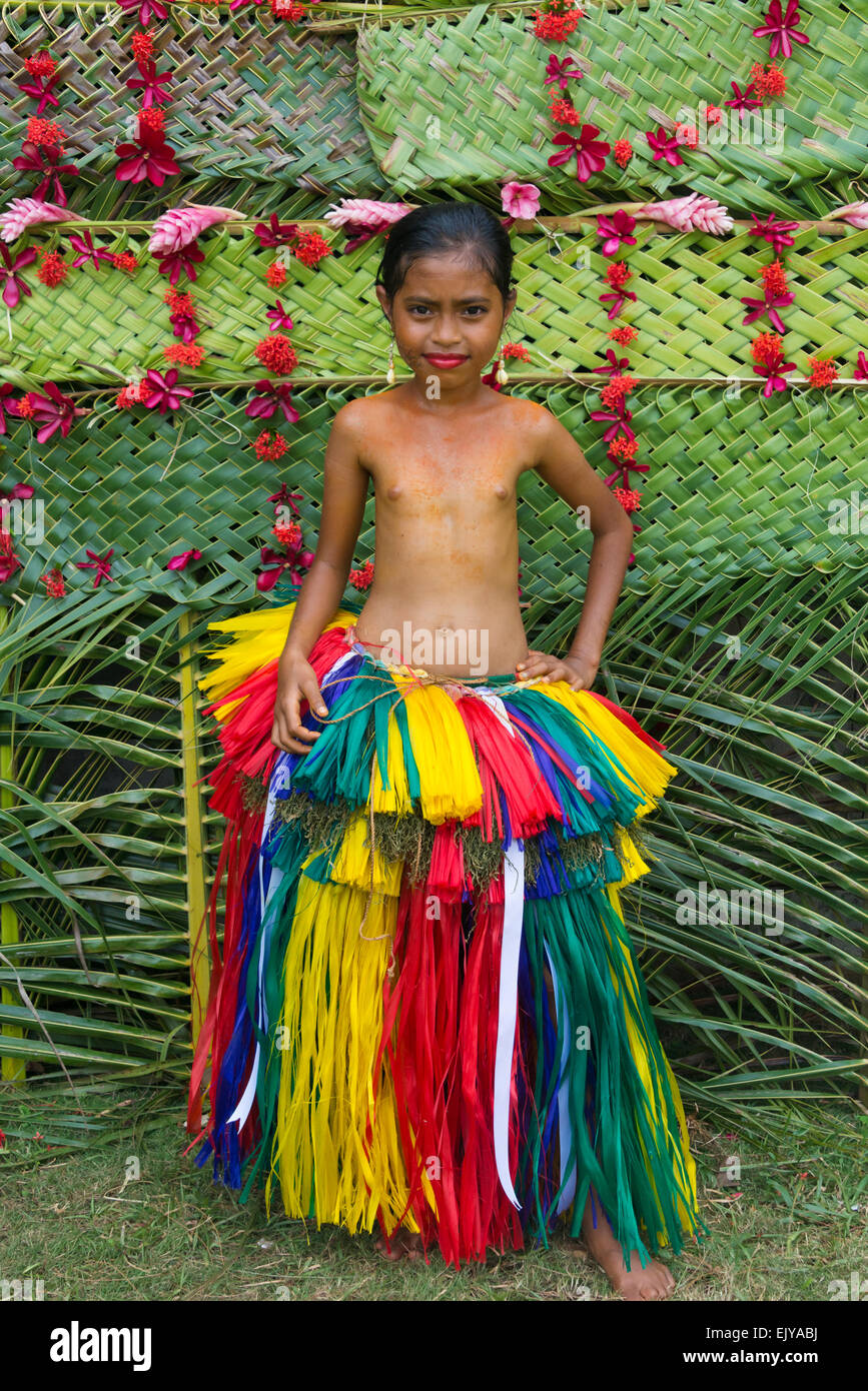 Yapese ragazza in abiti tradizionali a Yap Day Festival, Yap Island, Stati Federati di Micronesia Foto Stock