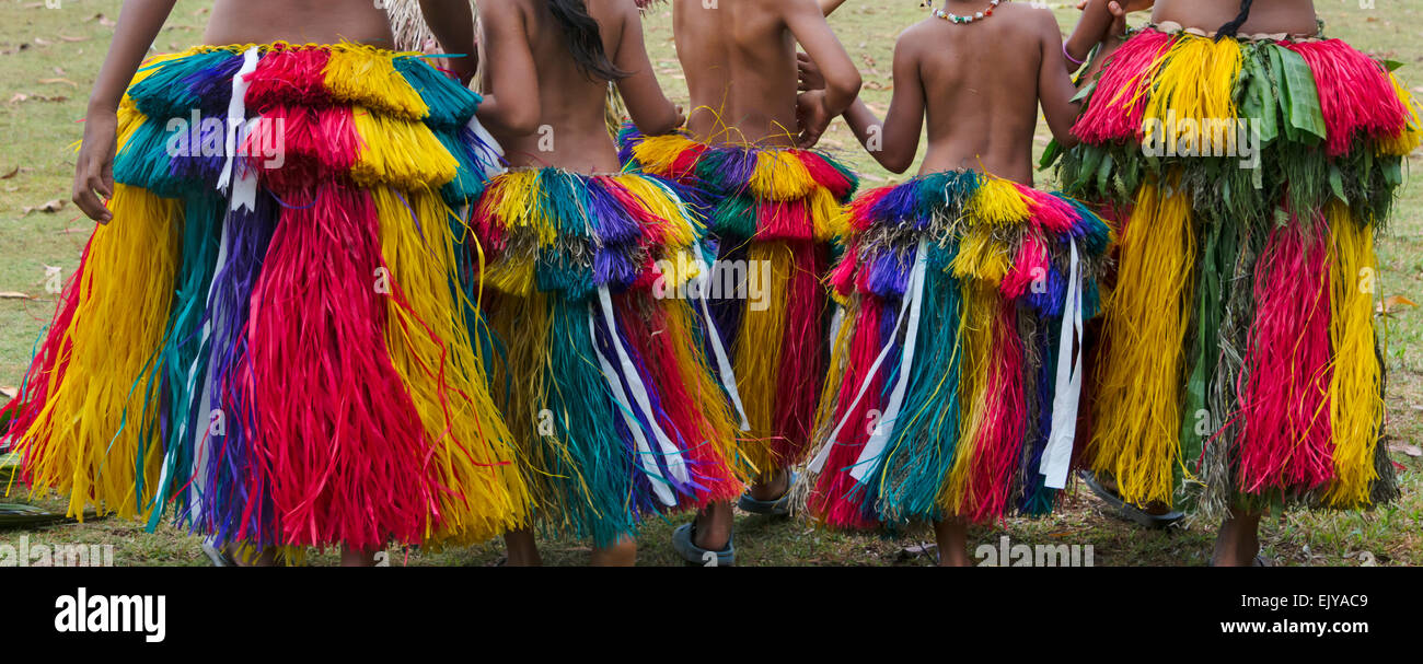 Yapese ragazze in abiti tradizionali, Yap Island, Stati Federati di Micronesia Foto Stock