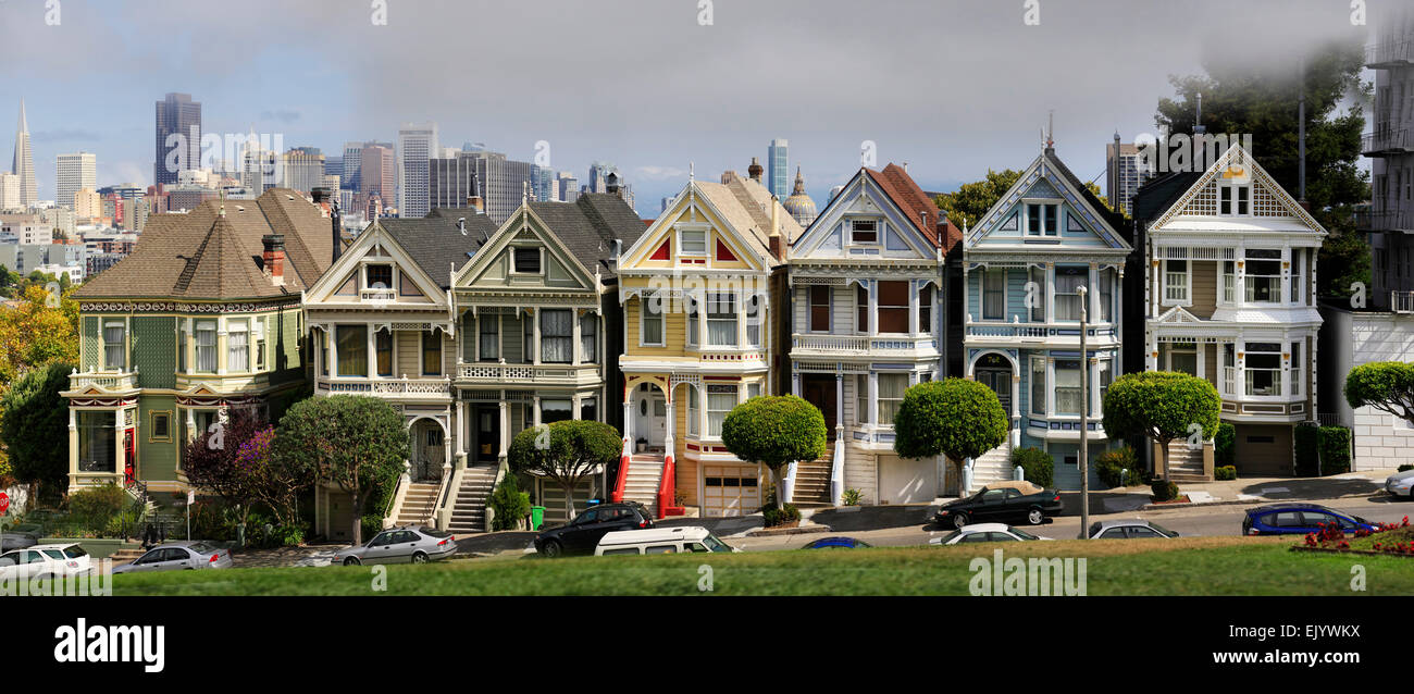 Vista di San Francisco con Alamo Square Foto Stock