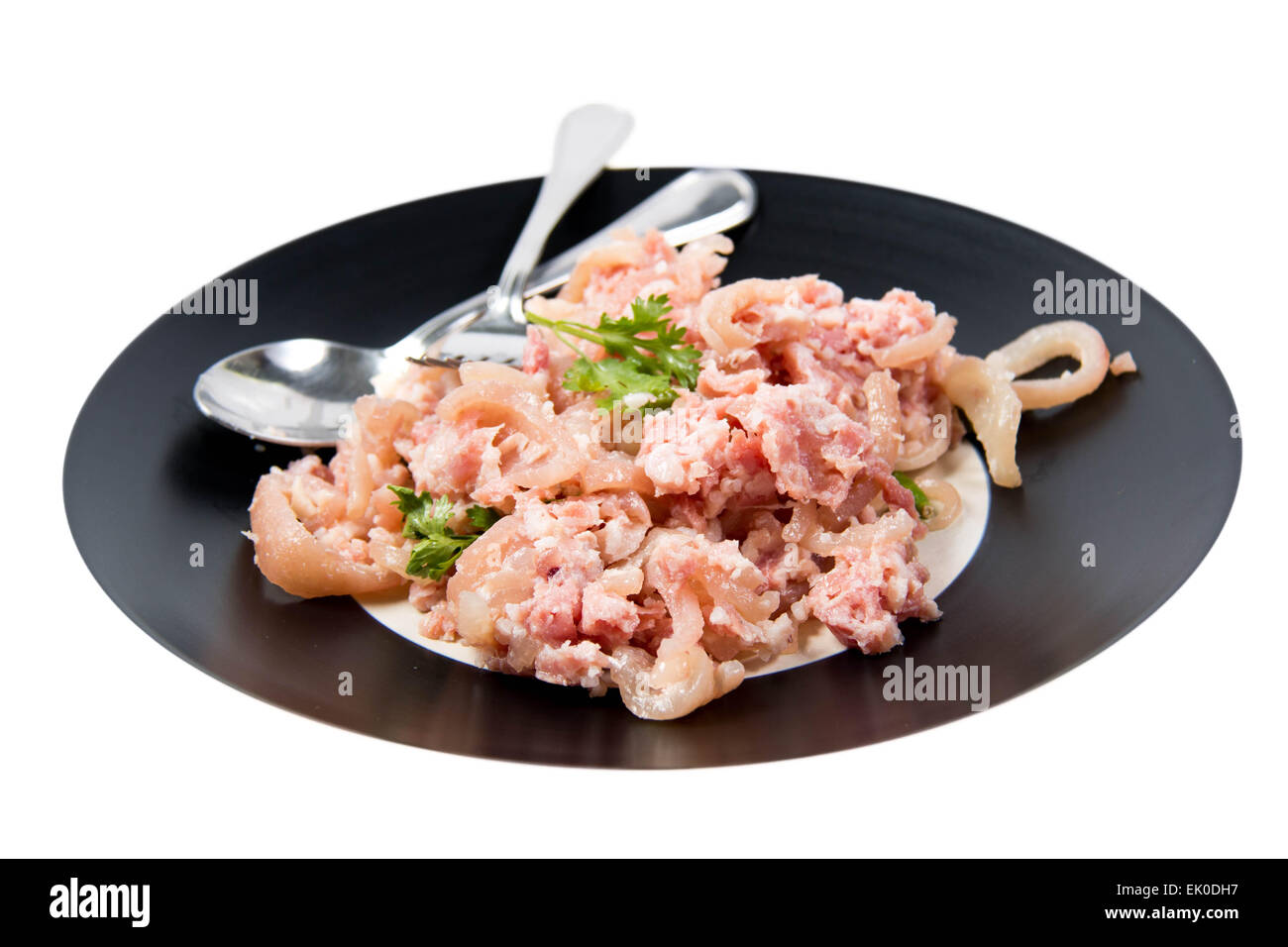 Cuocere i sour salsiccia di maiale sulla piastra. Foto Stock