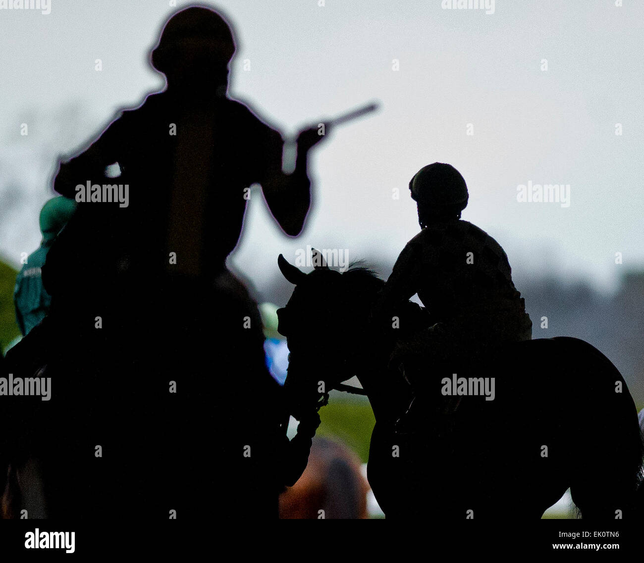 Lexington, KY, Stati Uniti d'America. 3 apr, 2015. Aprile 3, 2015:Scene intorno alla pista in apertura di giornata di primavera si incontrano su pali di Bluegrass Weekend a Keeneland Race Course in Lexington, Kentucky. Scott Serio/CSM/Alamy Live News Foto Stock