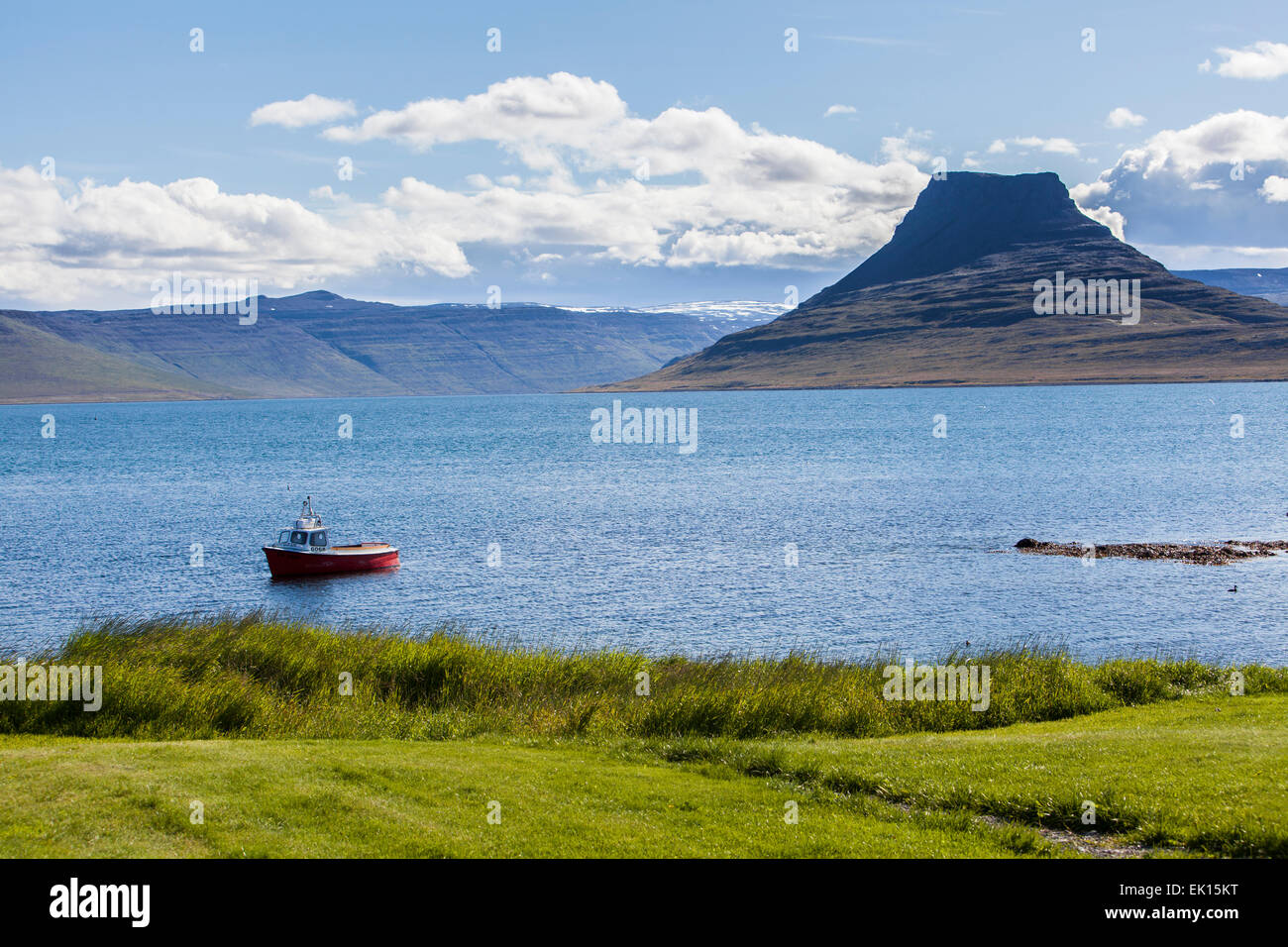 Vista dall isola di Vigur nel Westfjords di Islanda Foto Stock