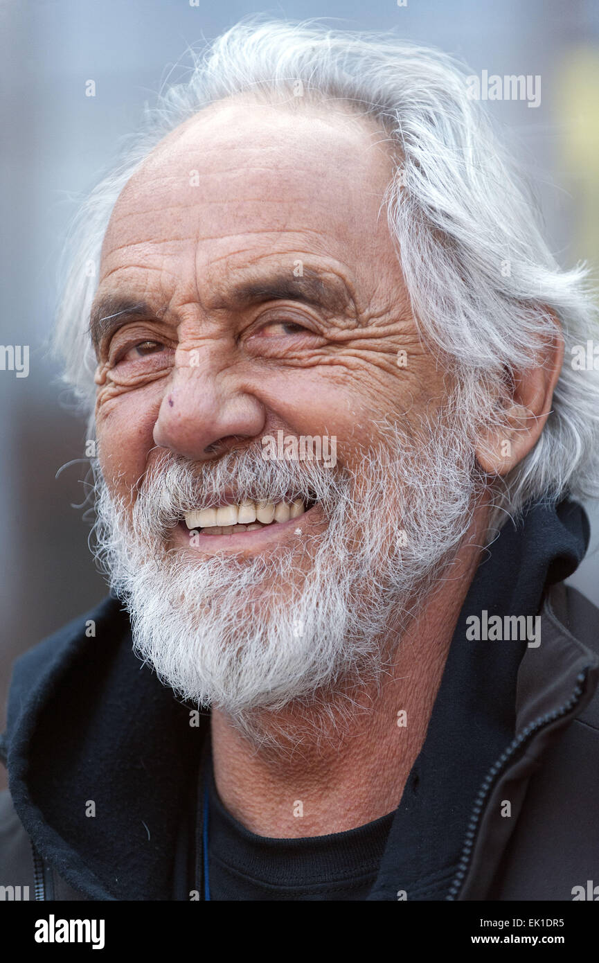Ann Arbor, Michigan, Stati Uniti d'America. 4 apr, 2015. Il comico Tommy Chong, 76, parla durante l'Hash annuale Bash sulla Diag sull'Università di Michigan campus. "Tutti i pot uso è medico, ' detto Chong. © Mark Bialek/ZUMA filo/Alamy Live News Foto Stock