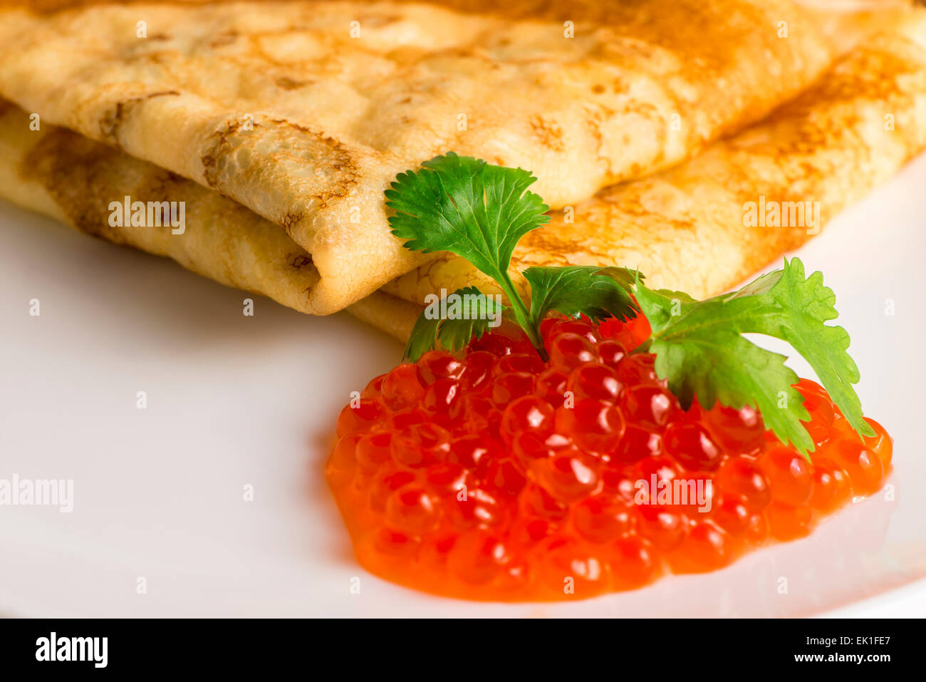 Caviale rosso e le frittelle per la colazione Foto Stock