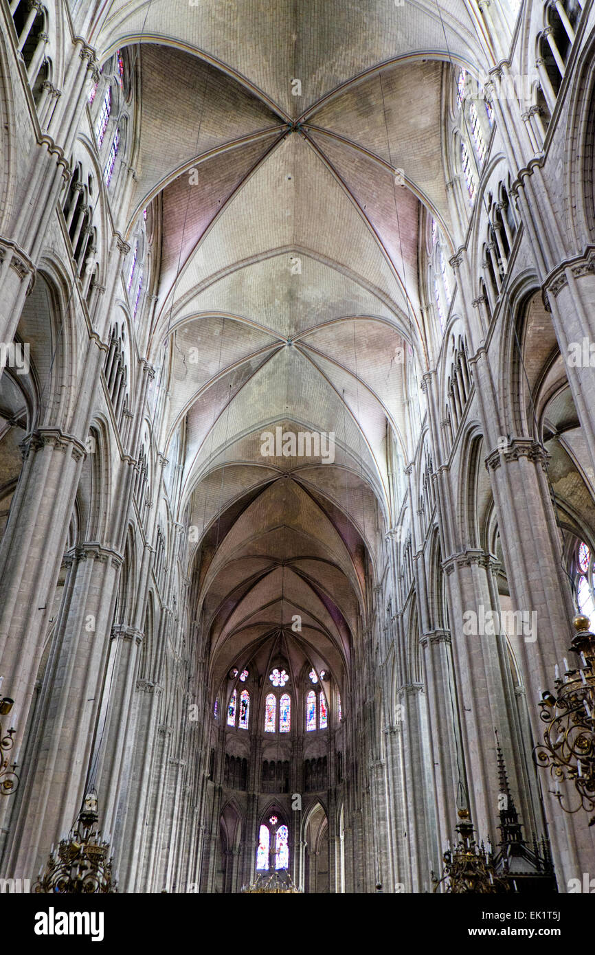 Interno della cattedrale di Bourges (Saint-Etienne de Bourges, Francia Foto Stock