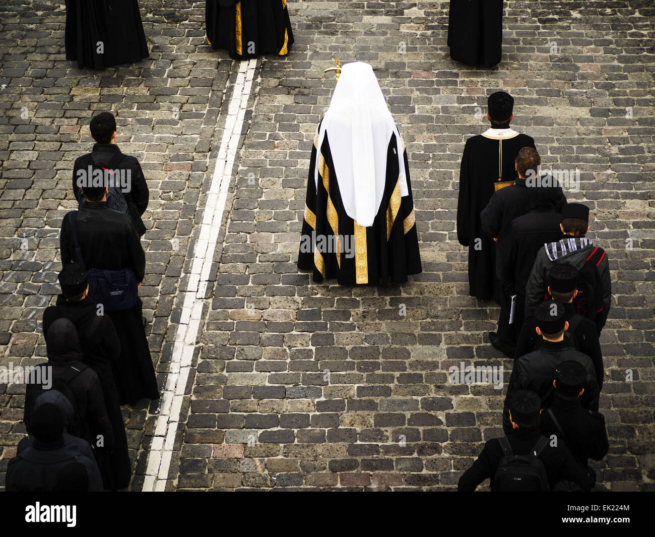 5 aprile 2015 - Kiev, Ucraina - Patriarca della Chiesa greco-cattolica ucraina SVIATOSLAV SHEVCHUK capi la processione religiosa per la domenica delle Palme attraverso le strade di Kiev, in Ucraina. I cristiani di diverse confessioni notato entrata di Gesù a Gerusalemme. I credenti appena onorati i morti gli eroi della rivoluzione per l'Ucraina i vantaggi e di ATO. La processione è stata presieduta dal Patriarca della Chiesa greco-cattolica ucraina Sviatoslav Shevchuk. (Credito Immagine: © Igor Golovniov/ZUMA filo) Foto Stock
